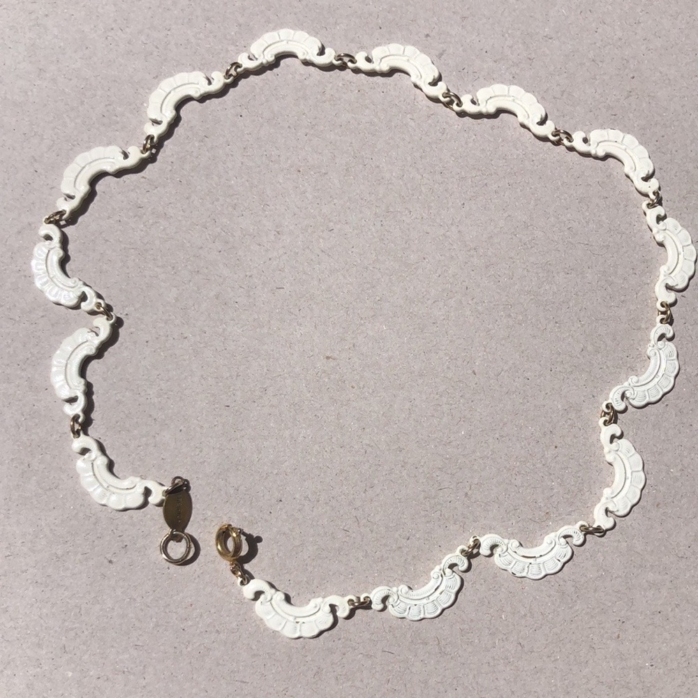 Delicate Vintage 50s Freirich Gold Tone Station Necklace